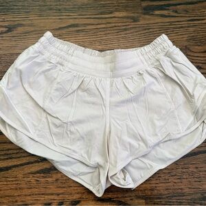 Lululemon Hottie Hot Shorts 2.5"
